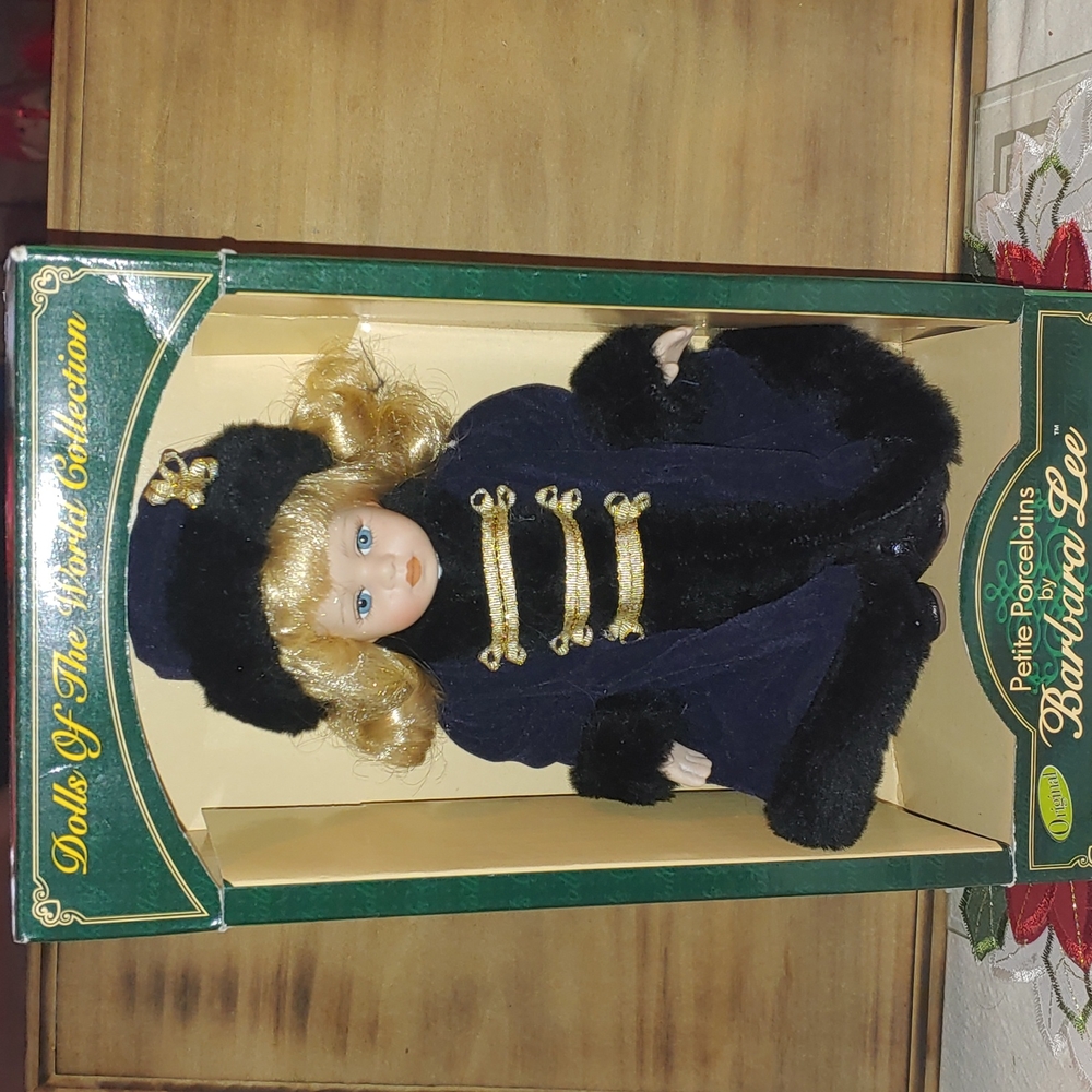 Dolls of the World - Austria